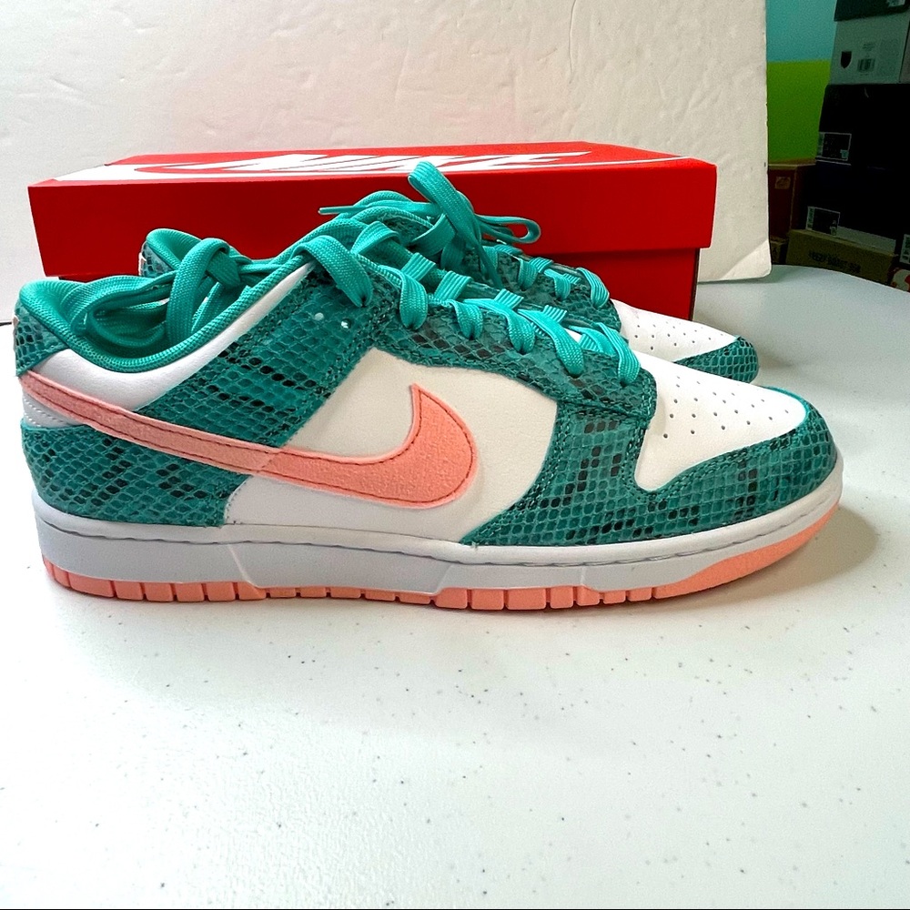 Nike Dunk Low ME Mens Size 10 Coral & Teal Snakeskin Sneakers Shoes